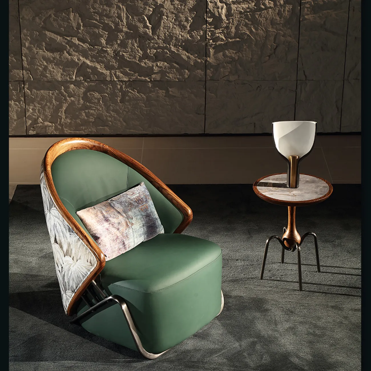 Оригинальное кожаное кресло для отдыха из цельного дерева KASKOM 37306-29