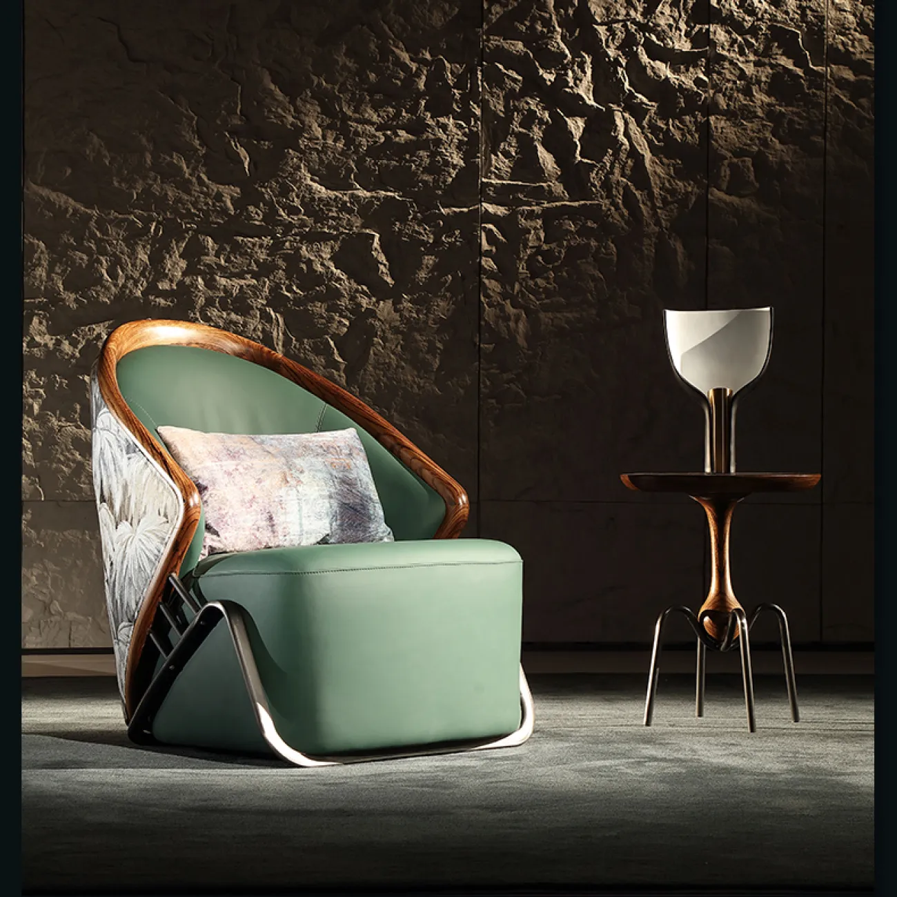 Оригинальное кожаное кресло для отдыха из цельного дерева KASKOM 37306-29