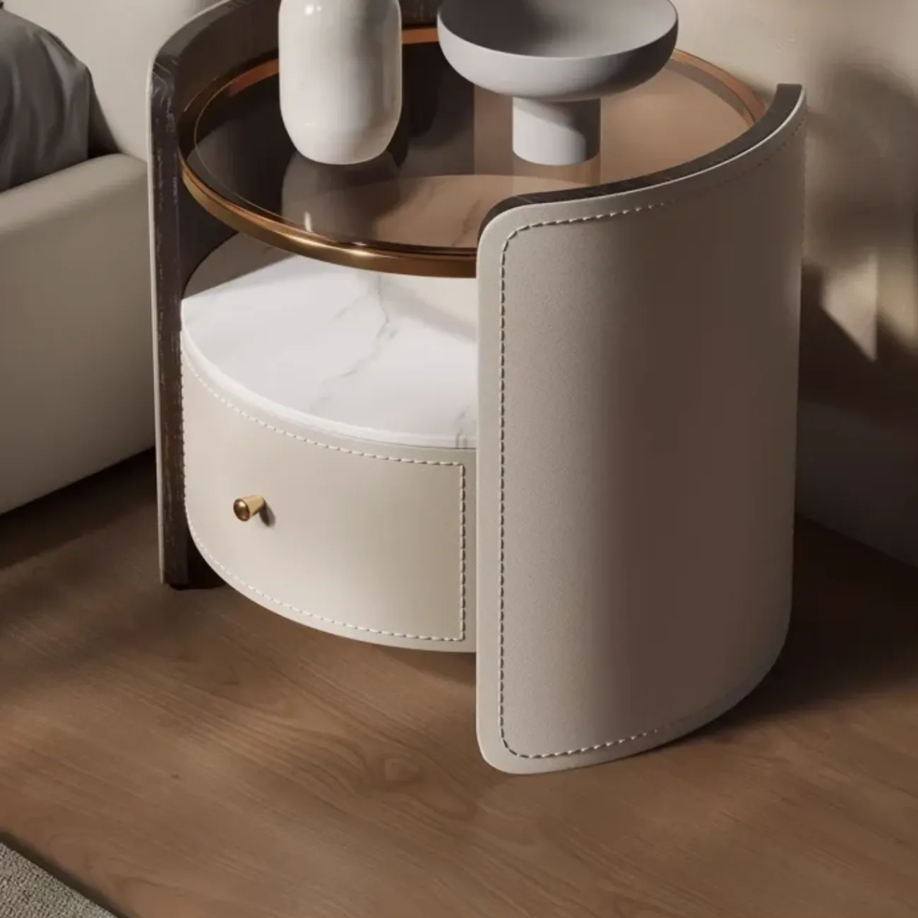 Кожаный прикроватный столик в стиле седла из массива KBOOS 35676-29 Кожаный прикроватный столик в стиле седла из массива KBOOS 35676-29