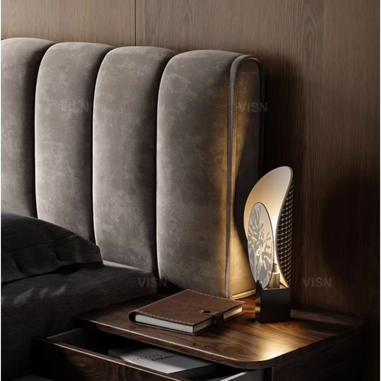 Двуспальная кожаная кровать из массива дерева LUXURY VISN 35809-29