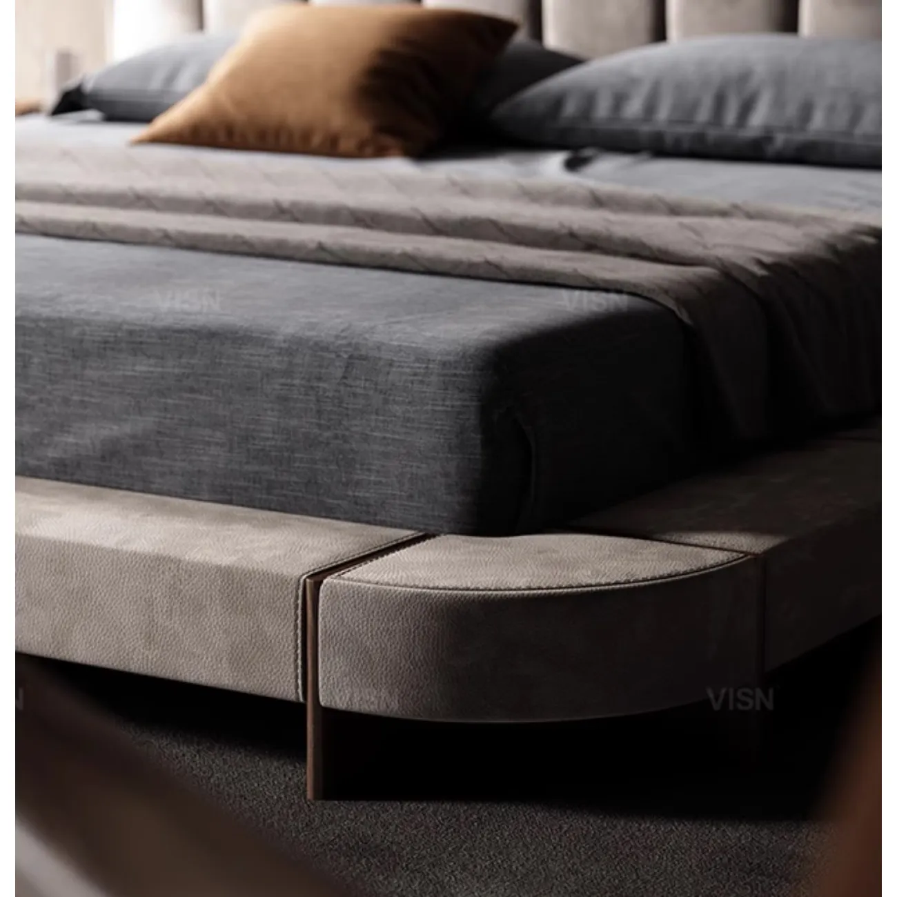 Двуспальная кожаная кровать из массива дерева LUXURY VISN 35809-29