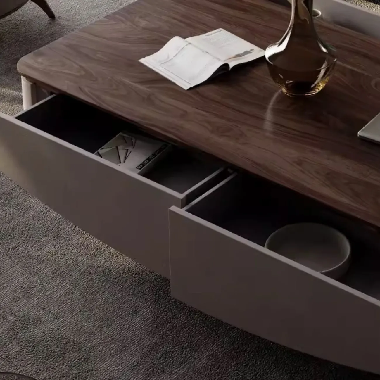 Роскошный журнальный столик из орехового дерева  LUXURY VISN 35845-29