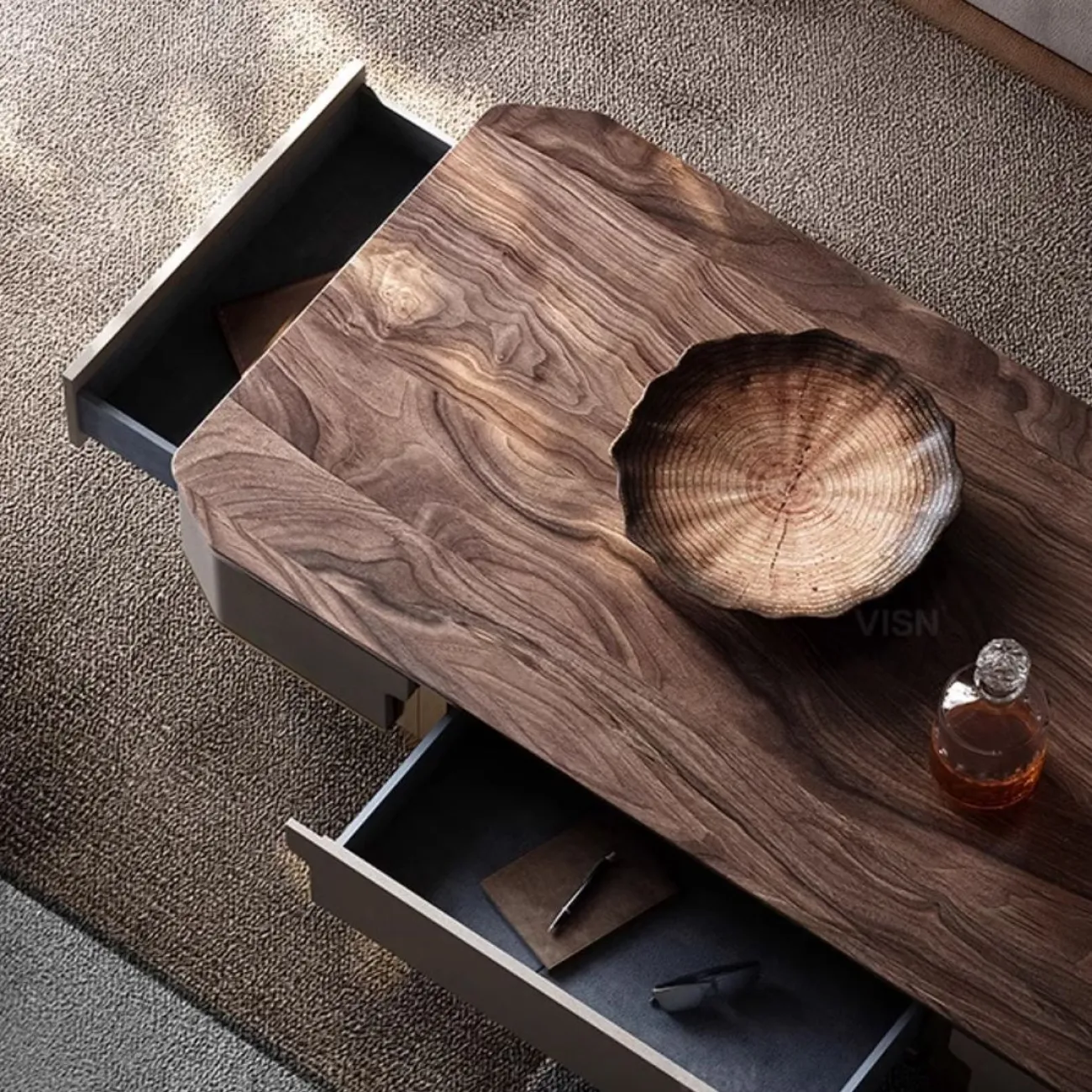 Итальянский журнальный столик из массива дерева  LUXURY VISN 35870-29