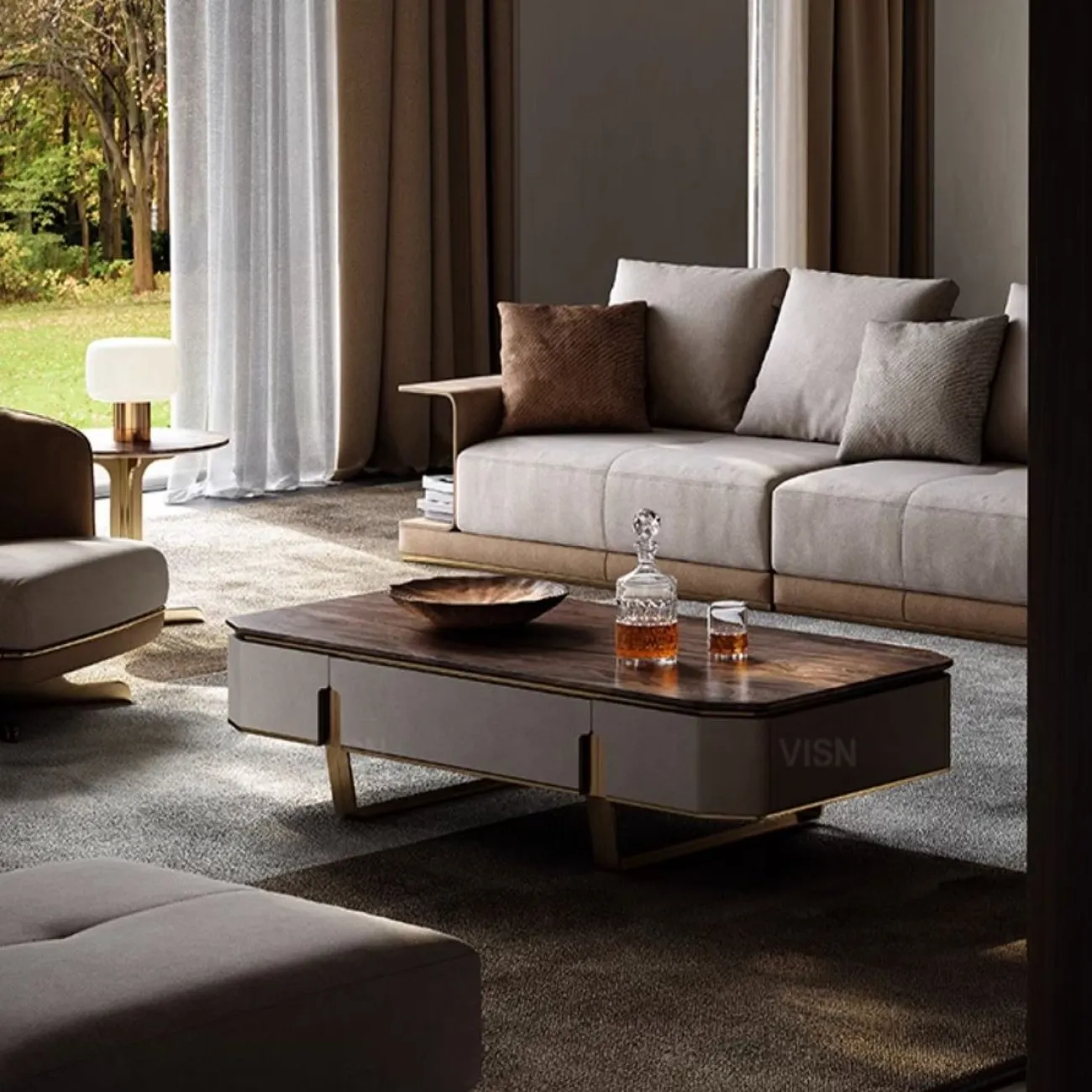 Итальянский журнальный столик из массива дерева  LUXURY VISN 35870-29