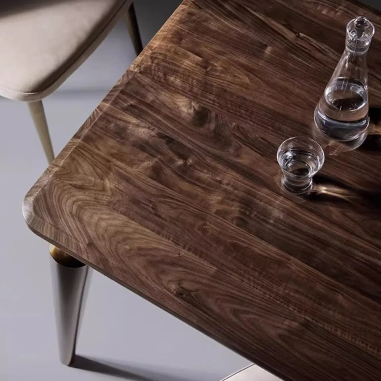 Прямоугольный обеденный стол из массива чёрного ореха LUXURY VISN 35876-29