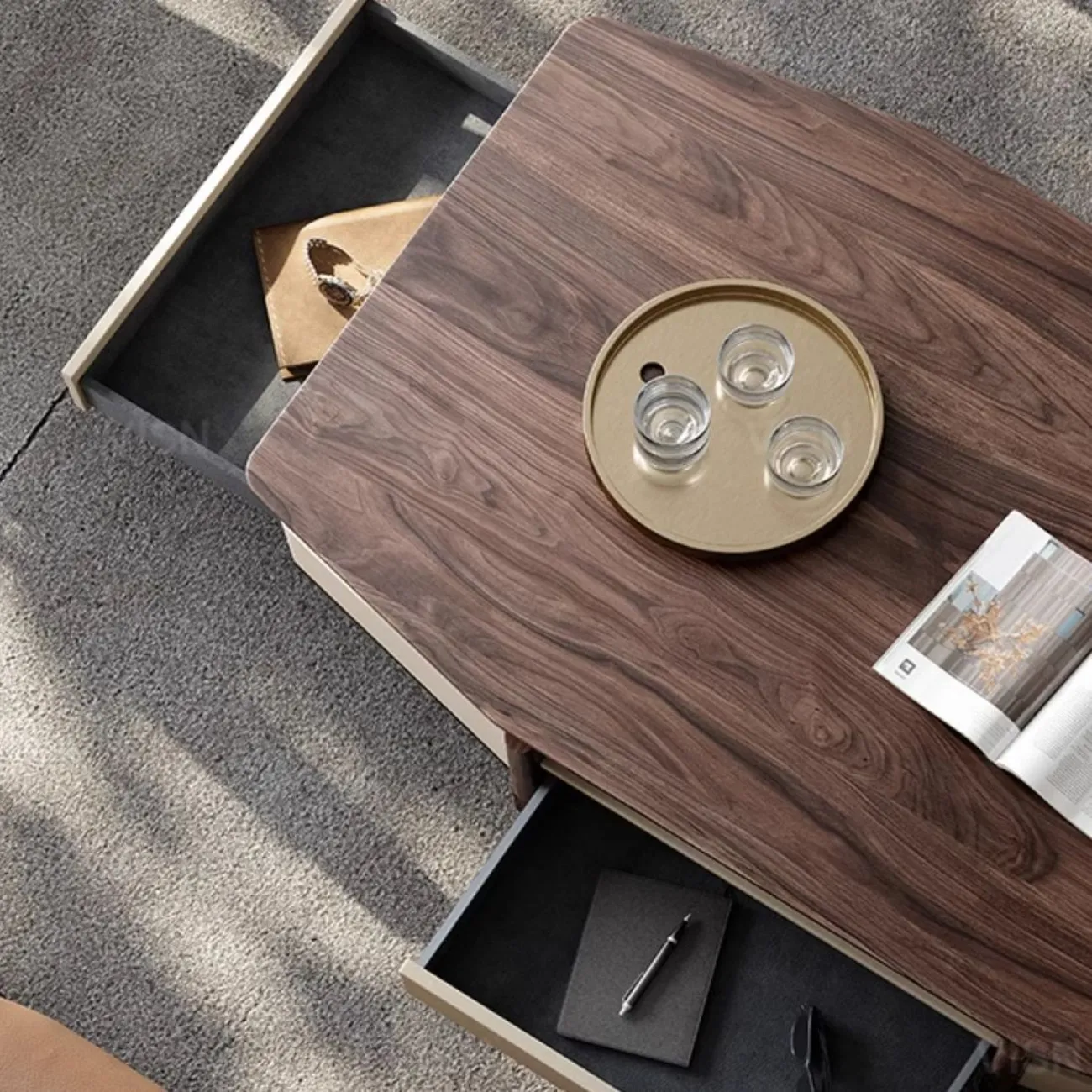 Журнальный столик из массива дерева LUXURY VISN 