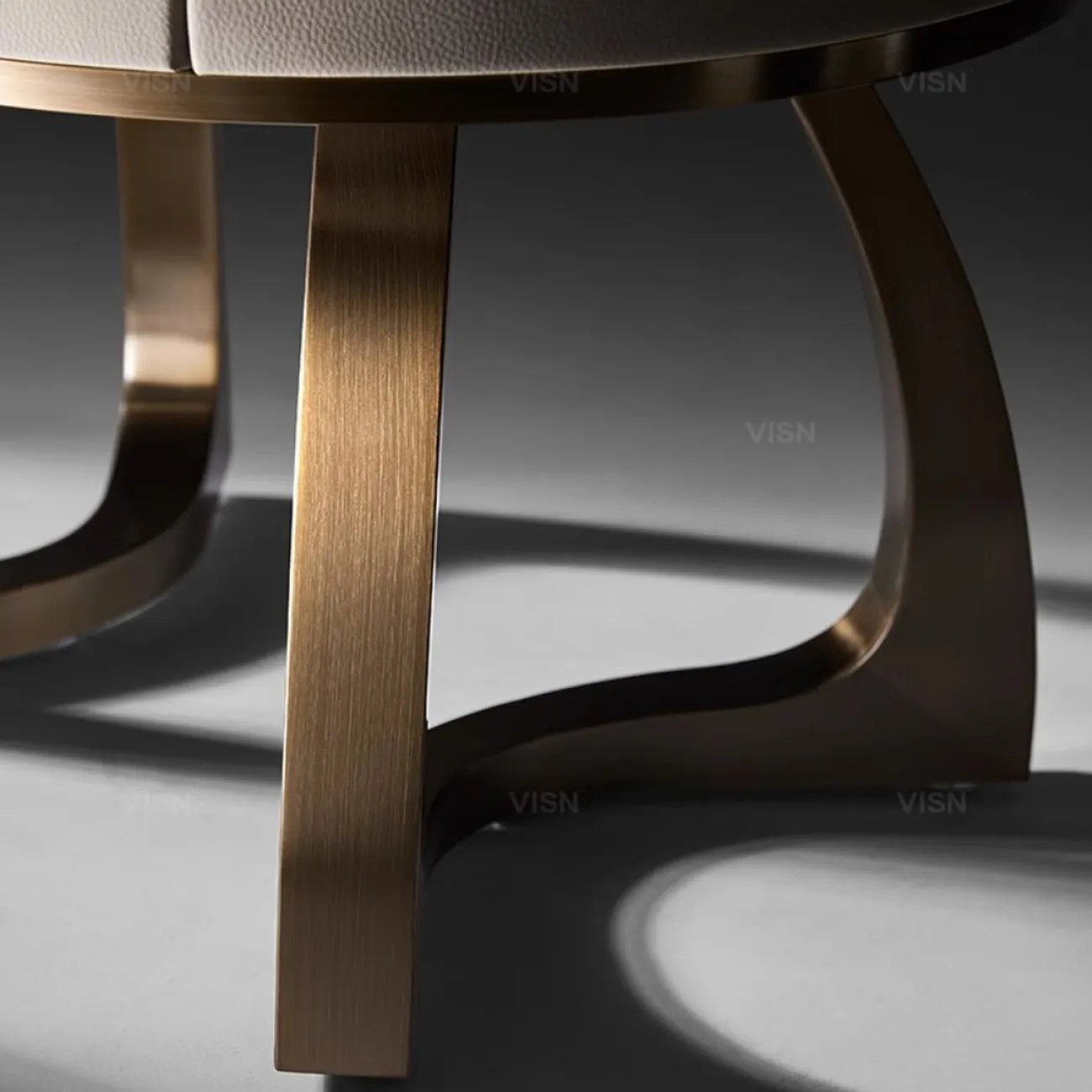 Роскошный прикроватный столик из массива чёрного ореха LUXURY VISN 35898-29