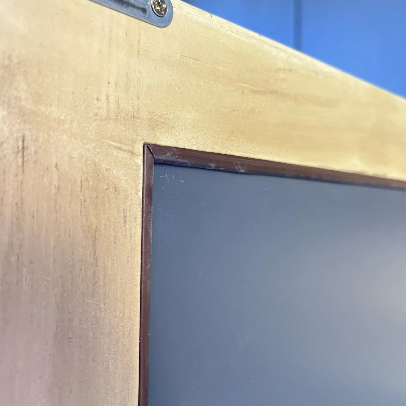 Аккуратный дизайнерский комод LaLume MB9750-1330