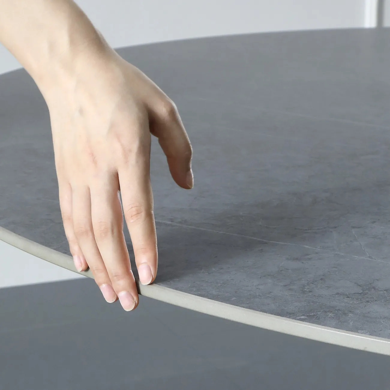 Роскошный круглый обеденный стол-трансформер в Современном стиле LaLume AR21240-23