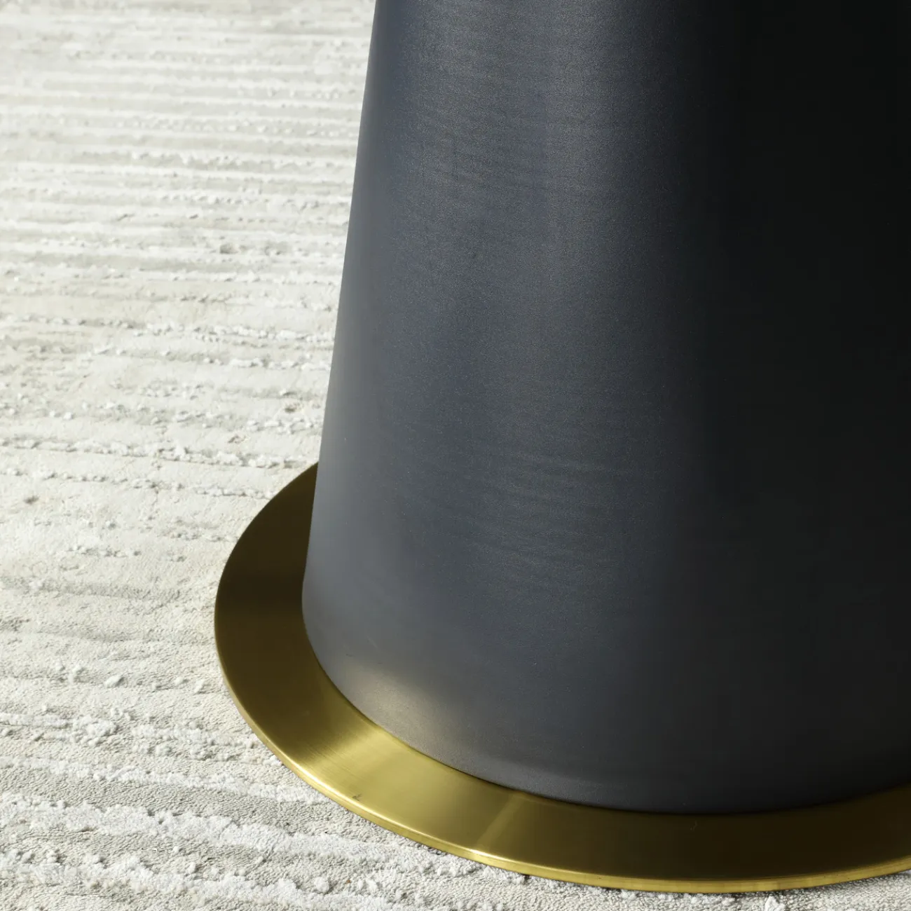 Роскошный обеденный стол-трансформер в Скандинавском стиле LaLume AR21252-23 Роскошный обеденный стол-трансформер в Скандинавском стиле LaLume AR21252-23