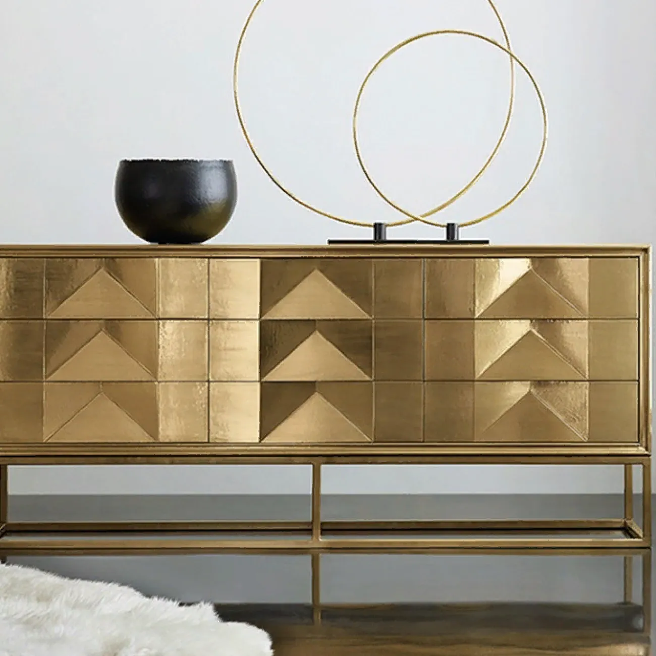 Декоративный шкаф Amiko Декоративный шкаф Amiko