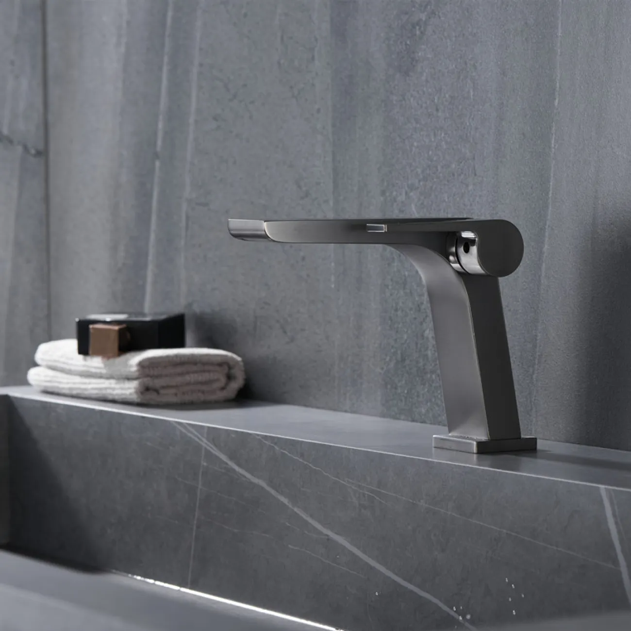 Современный латунный смеситель для ванной комнаты LaLume MB20505-23 Современный латунный смеситель для ванной комнаты LaLume MB20505-23