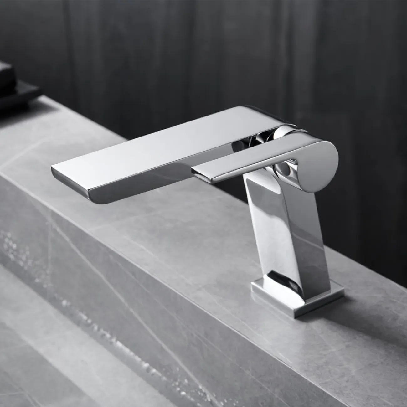 Современный латунный смеситель для ванной комнаты LaLume MB20505-23 Современный латунный смеситель для ванной комнаты LaLume MB20505-23