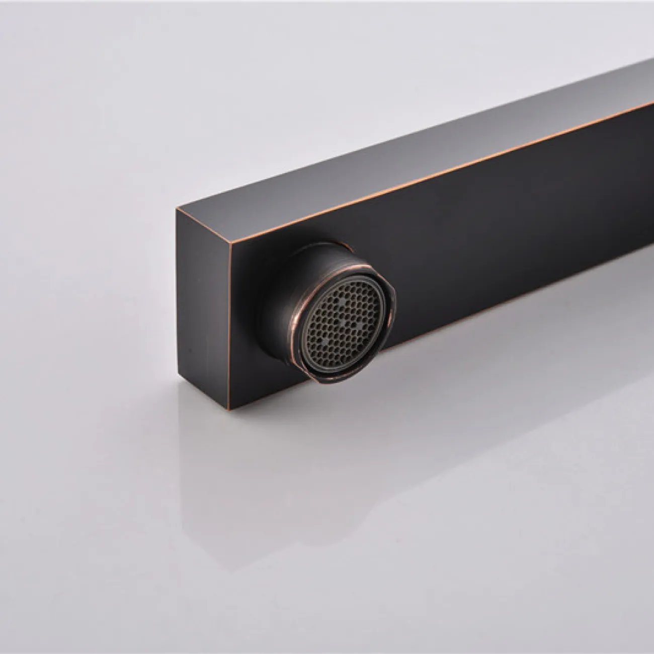 Современный латунный смеситель для ванной комнаты LaLume MB20507-23