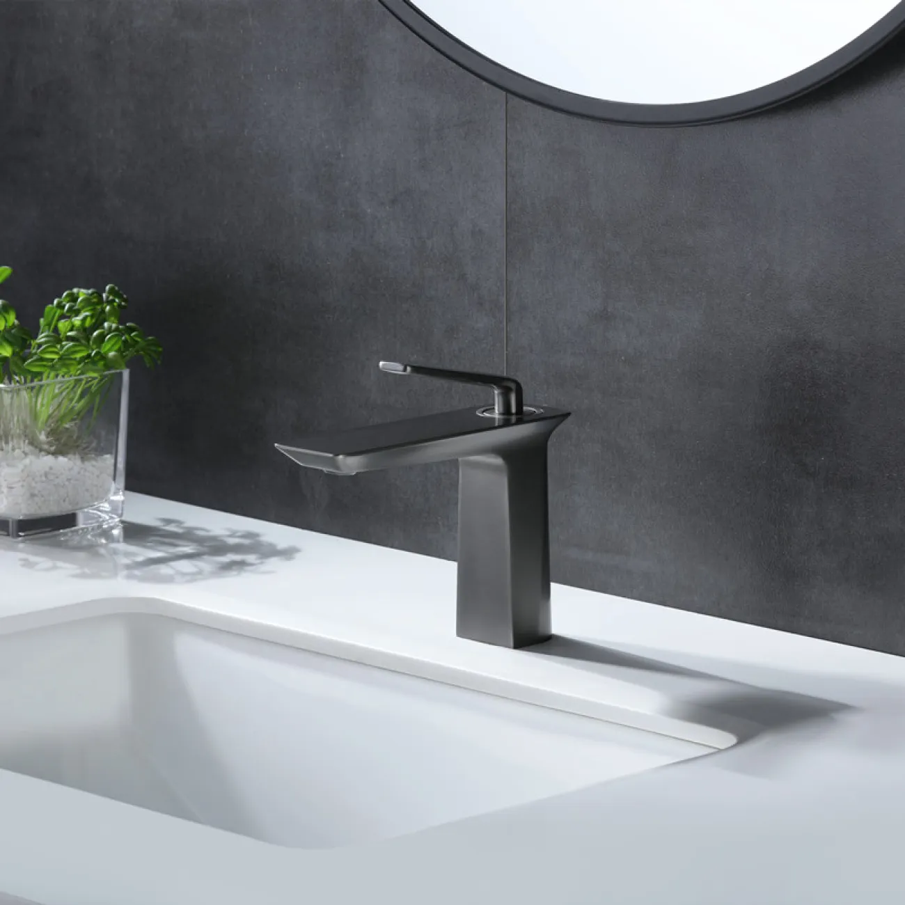 Современный латунный смеситель для ванной комнаты LaLume MB20513-23 Современный латунный смеситель для ванной комнаты LaLume MB20513-23