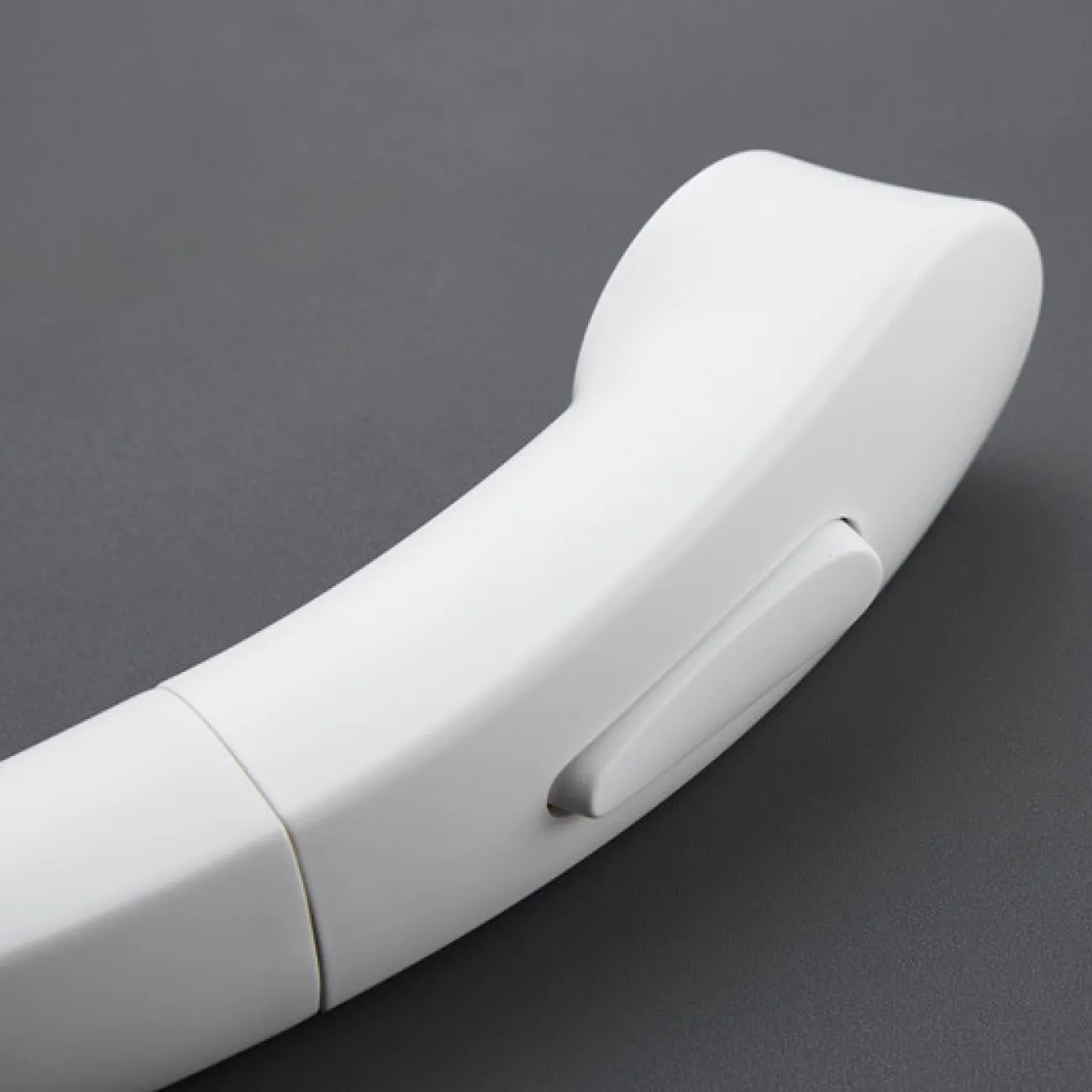 Современный многофункциональный латунный смеситель для ванной комнаты LaLume MB20514-23 Современный многофункциональный латунный смеситель для ванной комнаты LaLume MB20514-23