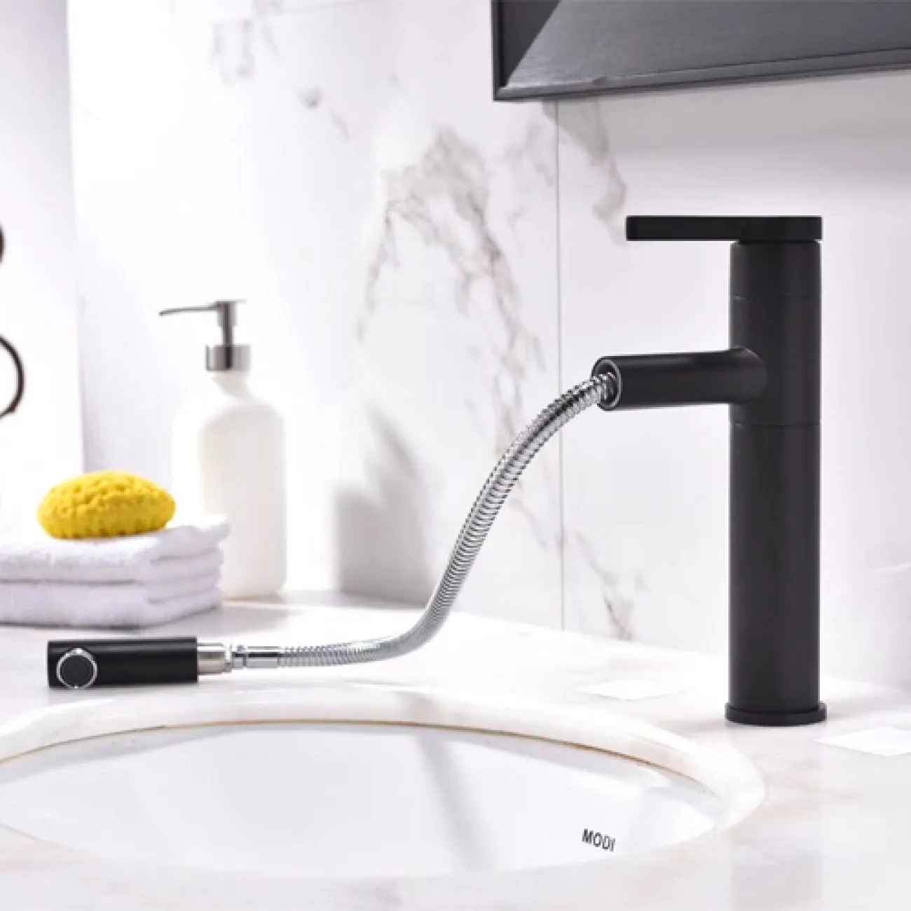 Современный латунный смеситель 360° для ванной комнаты LaLume MB20518-23 Современный латунный смеситель 360° для ванной комнаты LaLume MB20518-23