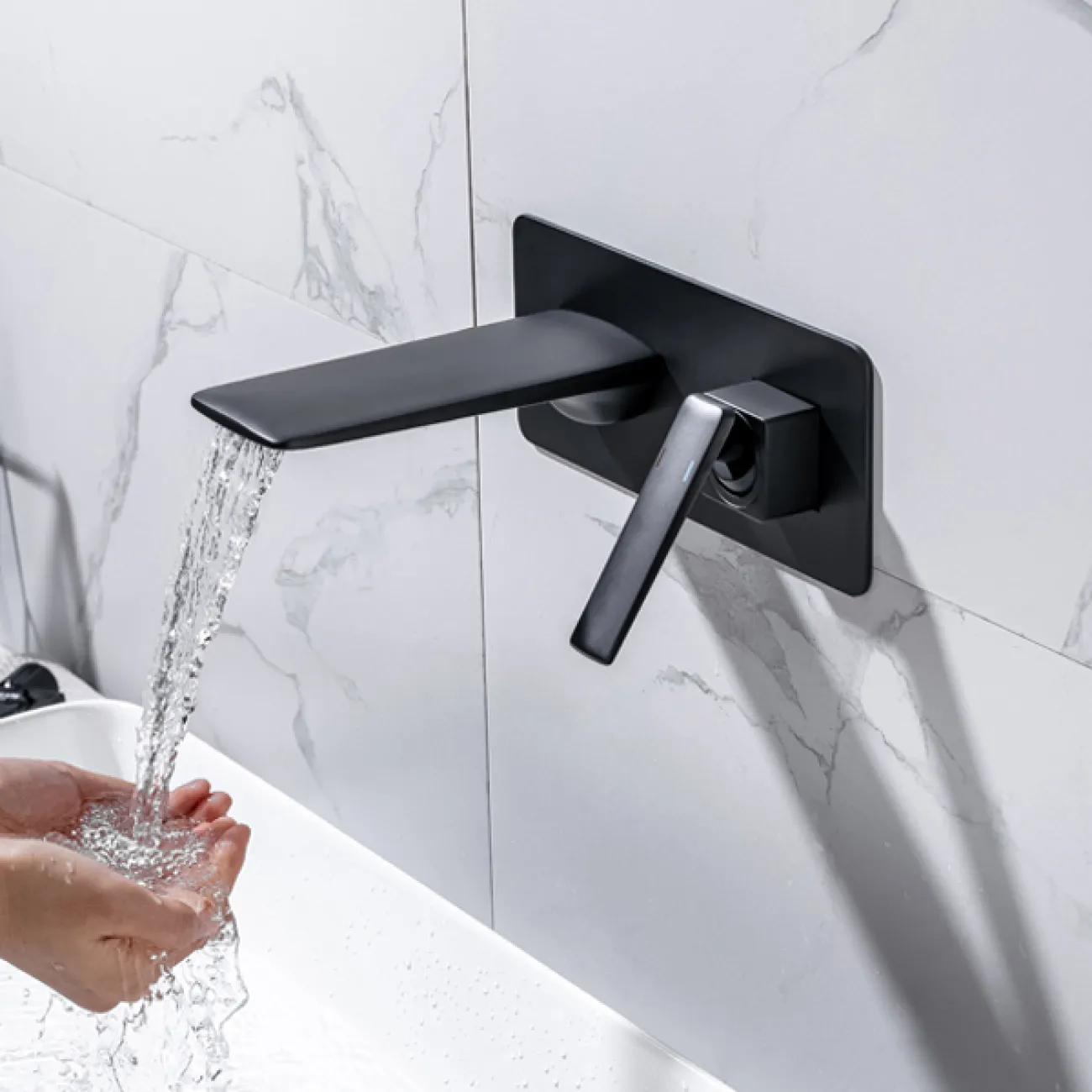 Современный латунный смеситель для ванной комнаты LaLume MB20530-23 Современный латунный смеситель для ванной комнаты LaLume MB20530-23