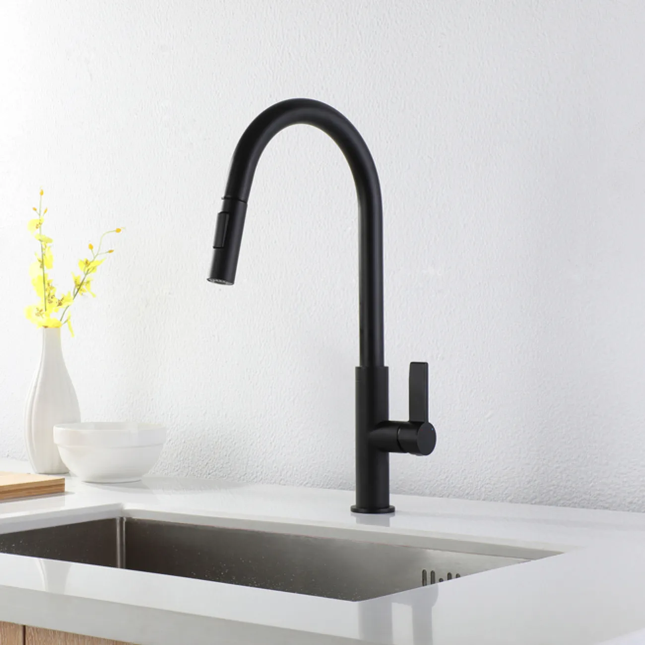 Выдвижной латунный смеситель для кухни LaLume MB20544-23