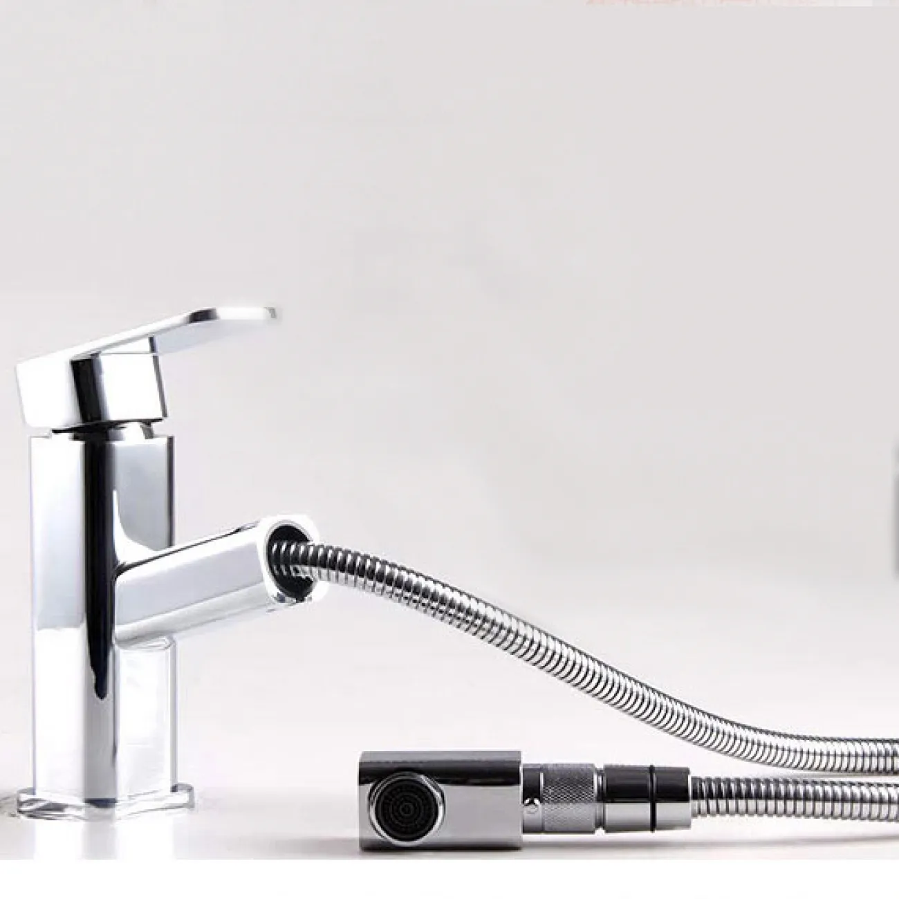 Современный латунный смеситель для ванной комнаты LaLume 20625-23 Современный латунный смеситель для ванной комнаты LaLume 20625-23