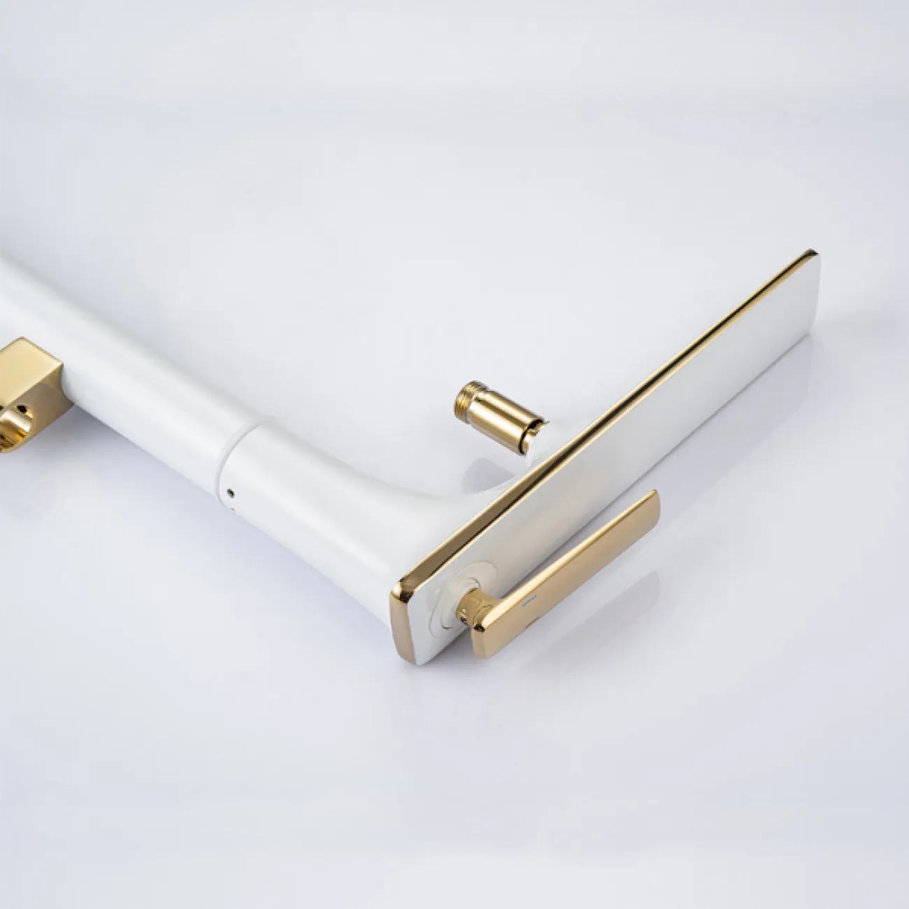 Современный латунный смеситель для ванной комнаты LaLume MB20639-23