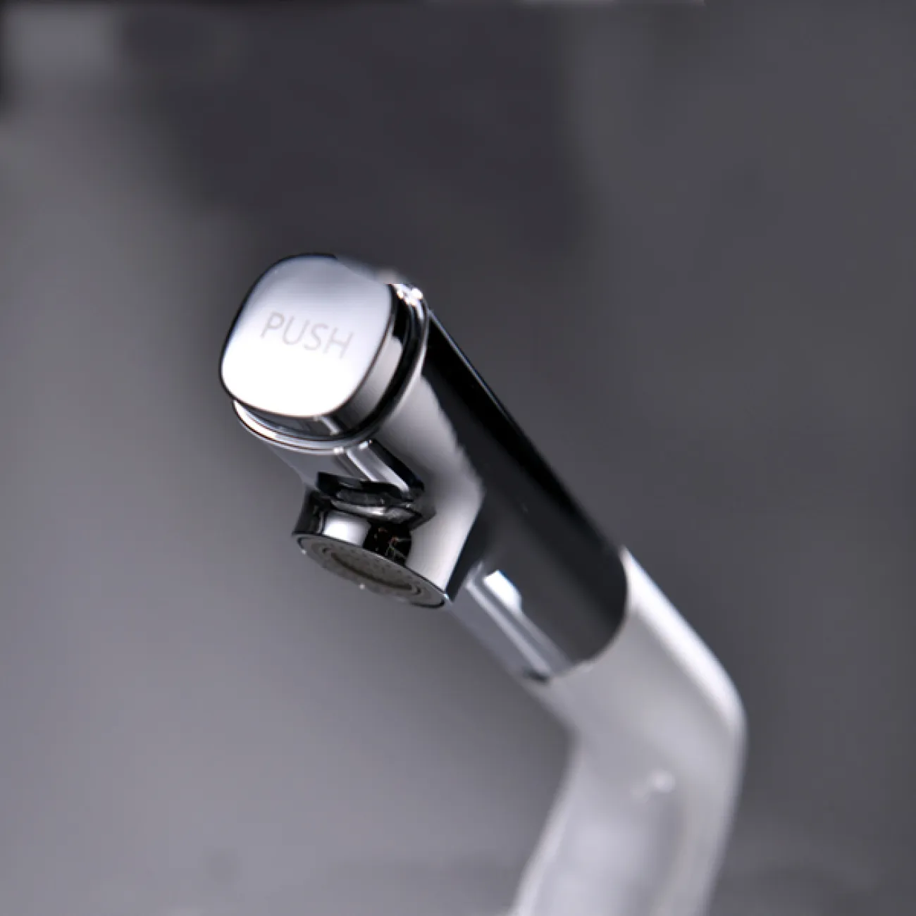 Современный латунный смеситель для ванной комнаты LaLume MB20718-23 Современный латунный смеситель для ванной комнаты LaLume MB20718-23