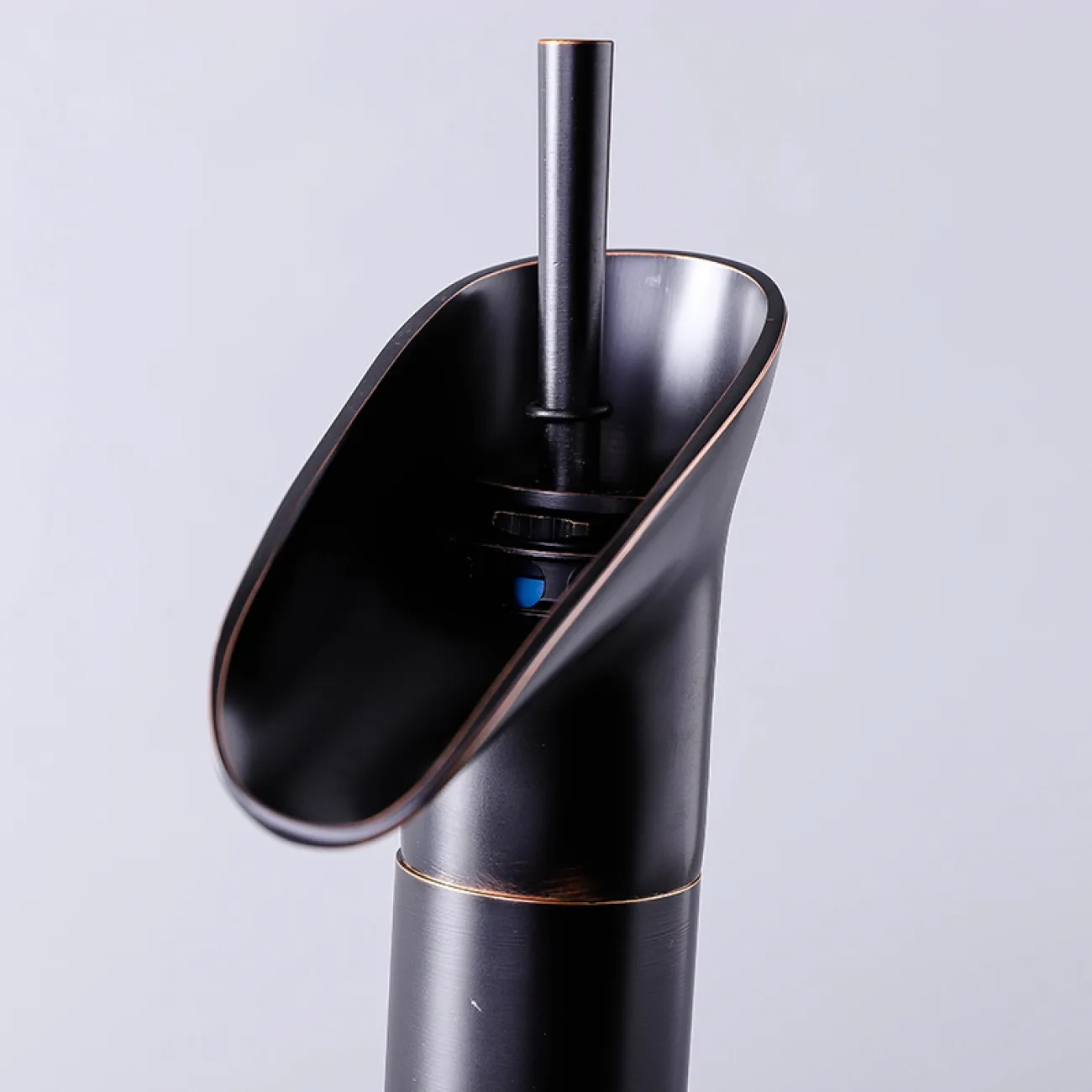 Современный латунный смеситель для ванной комнаты LaLume MB20739-23