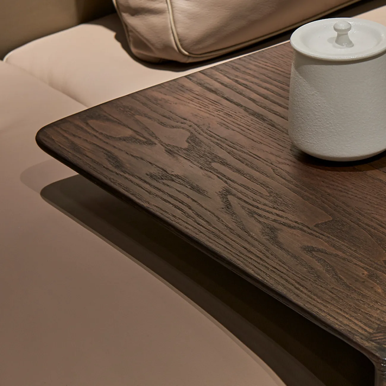 Приставной столик из массива дерева MIZEO 37325-29 Приставной столик из массива дерева MIZEO 37325-29