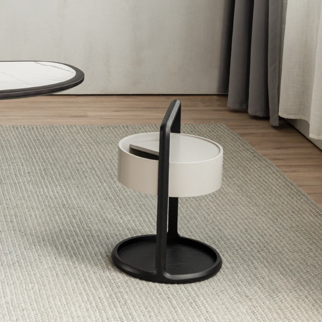 Круглый столик с ящиком для хранения из массива дерева MIZEO 37326-29