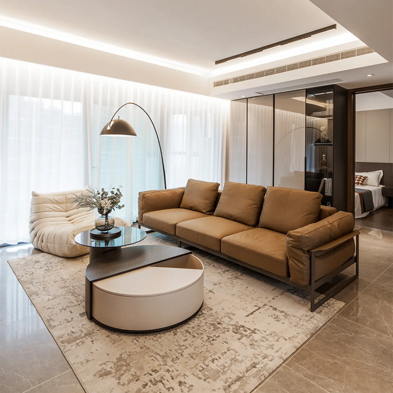 Роскошный прямой диван из кожи MIZEO 37329-29