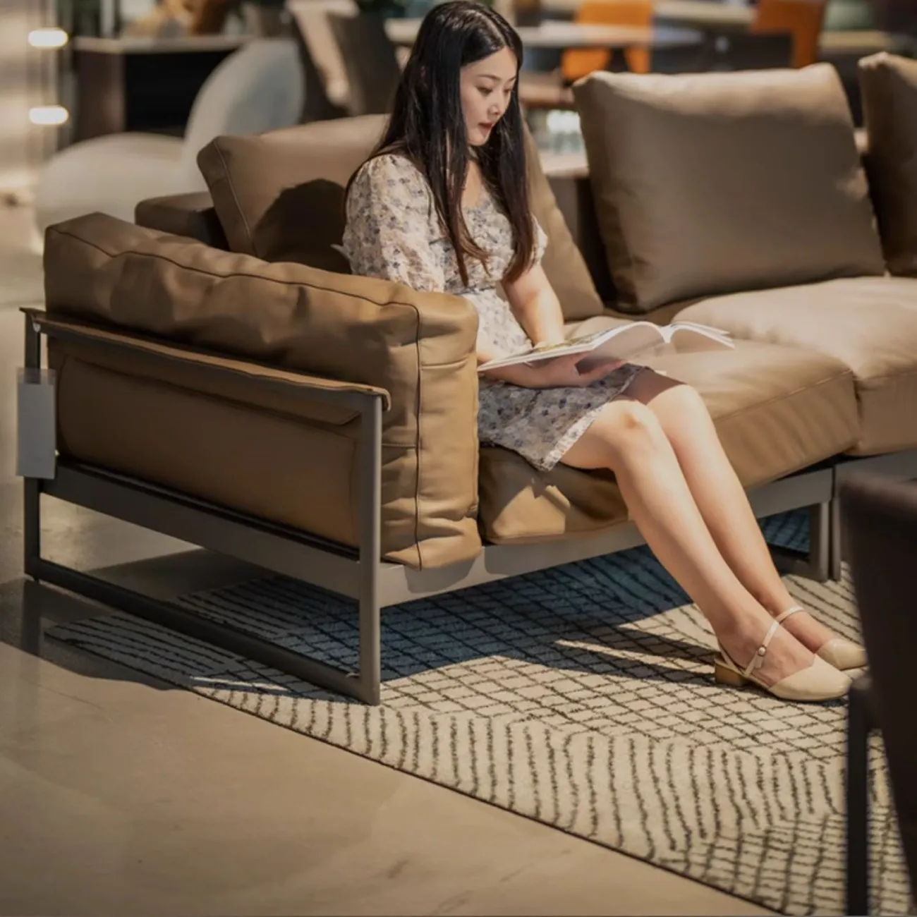 Роскошный прямой диван из кожи MIZEO 37329-29