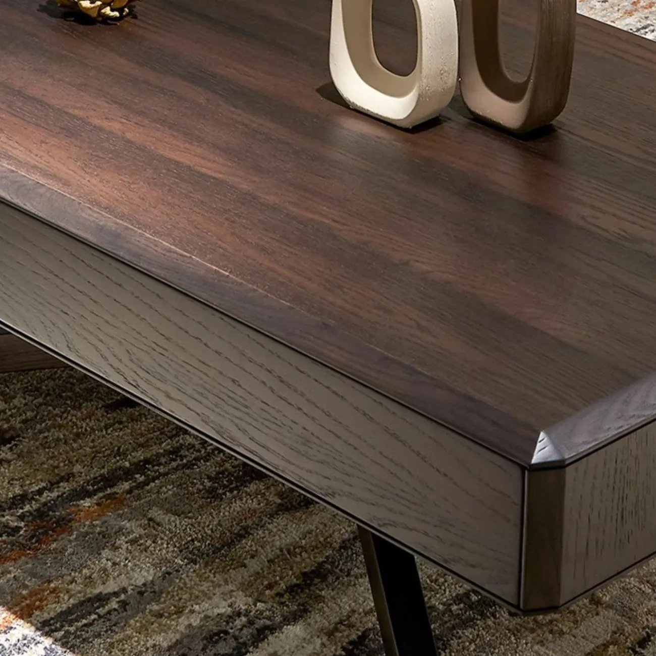 Журнальный столик из массива дерева в скандинавском стиле MIZEO 37330-29