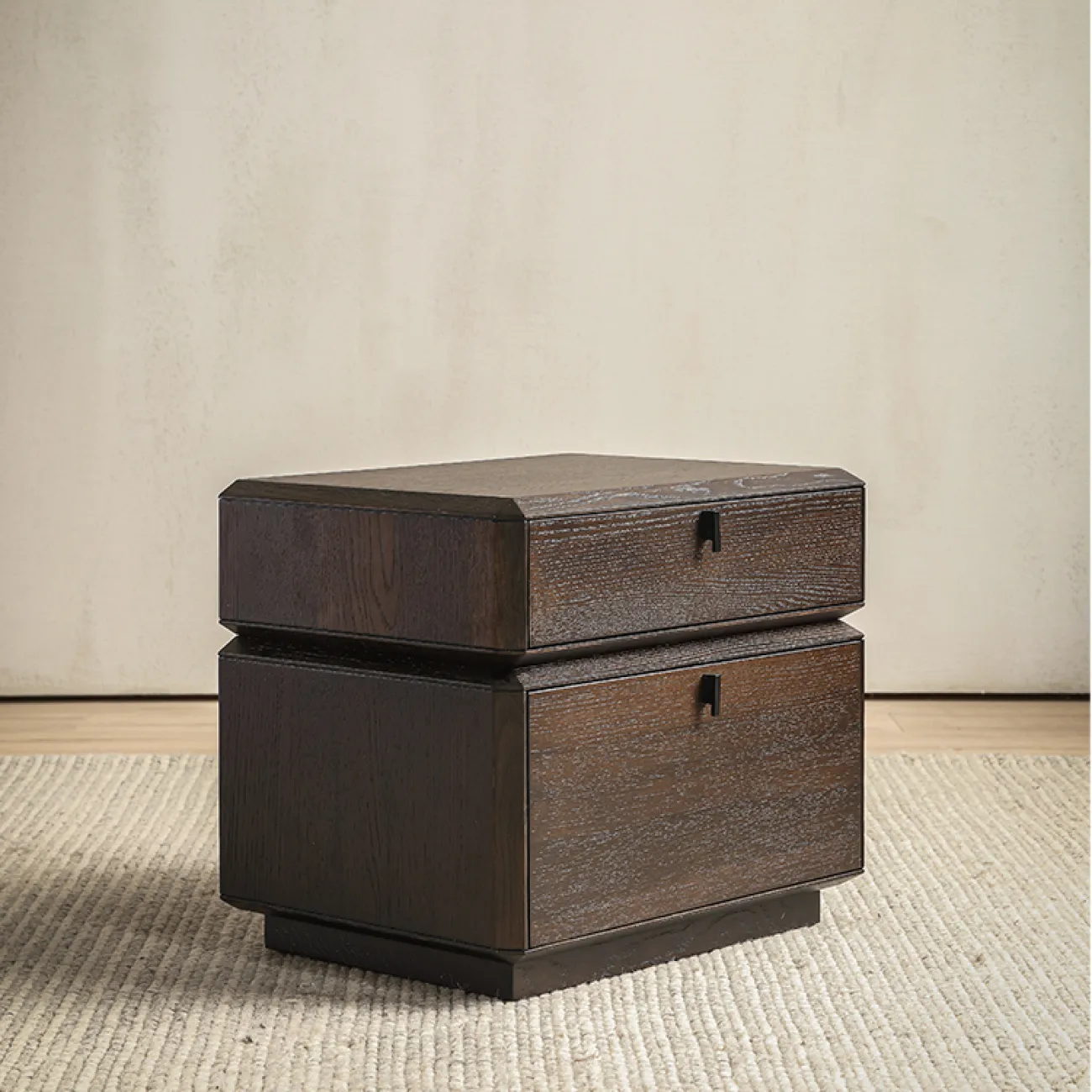 Прикроватная тумба из массива дерева MIZEO 37333-29 Прикроватная тумба из массива дерева MIZEO 37333-29