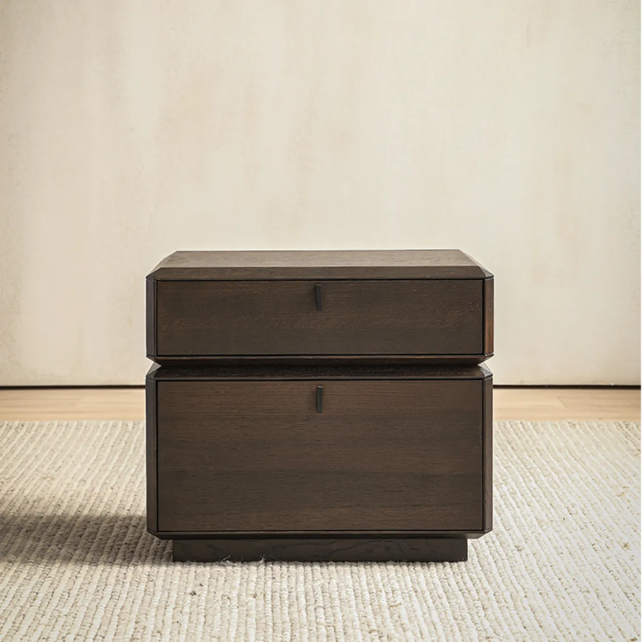 Прикроватная тумба из массива дерева MIZEO 37333-29 Прикроватная тумба из массива дерева MIZEO 37333-29