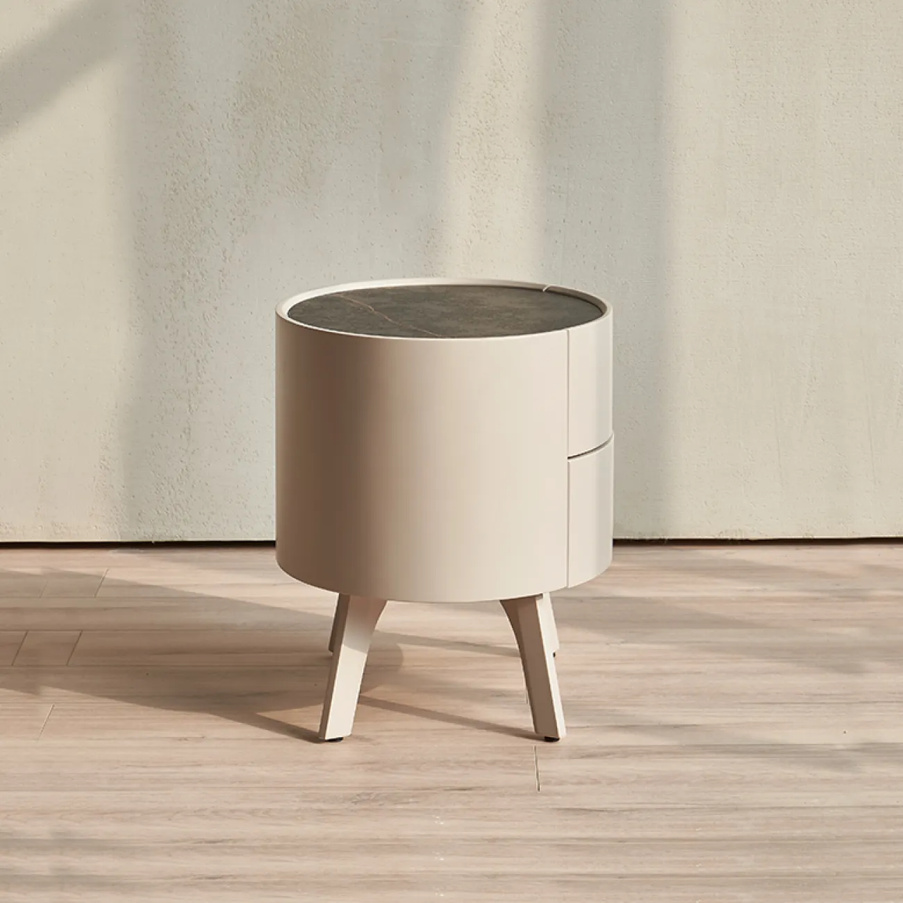 Простая прикроватная тумба с двумя ящиками из массива дерева MIZEO 37342-29