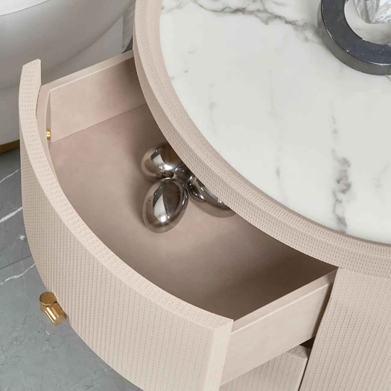 Французская овальная прикроватная тумба MSS 37352-29