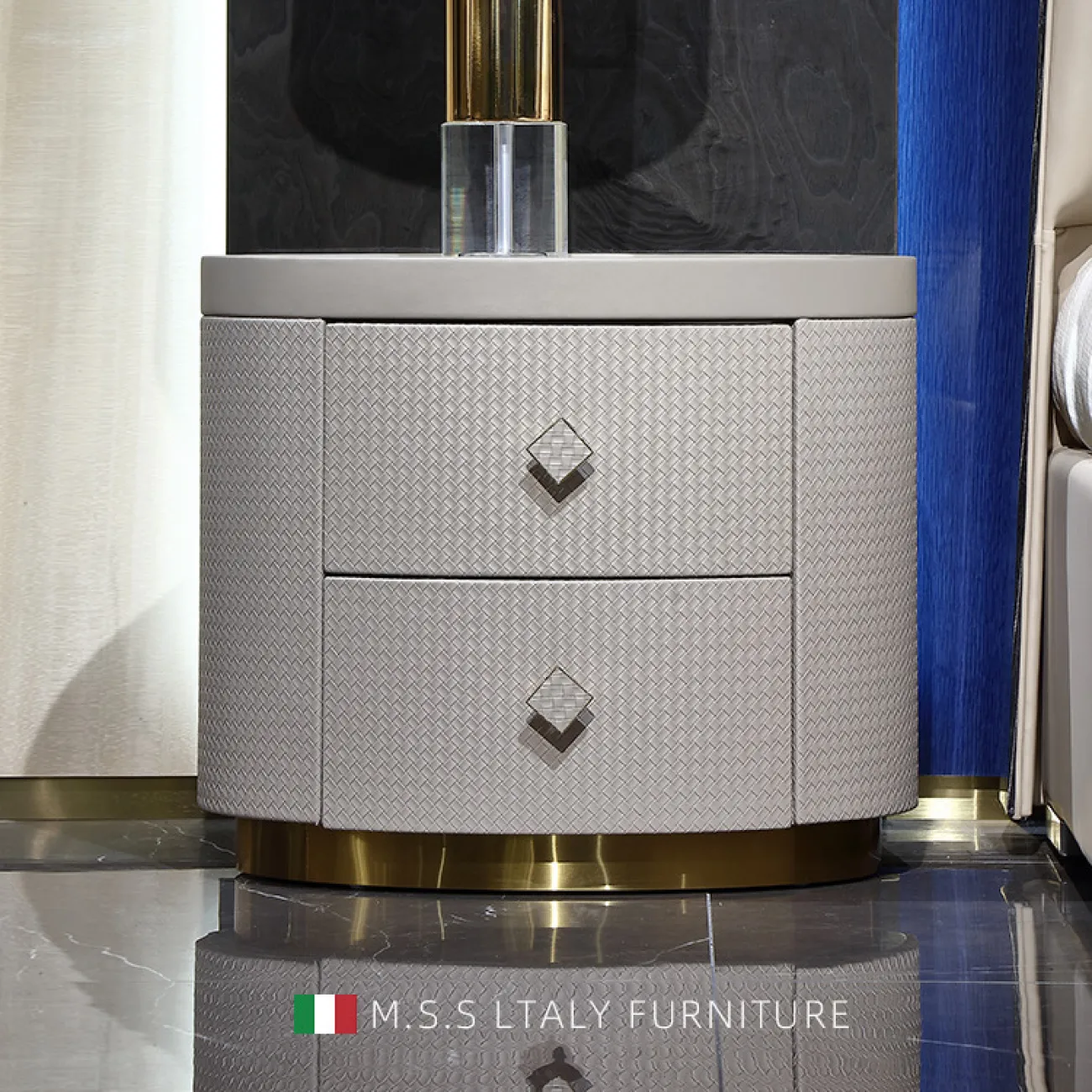 Французская овальная прикроватная тумба MSS 37352-29