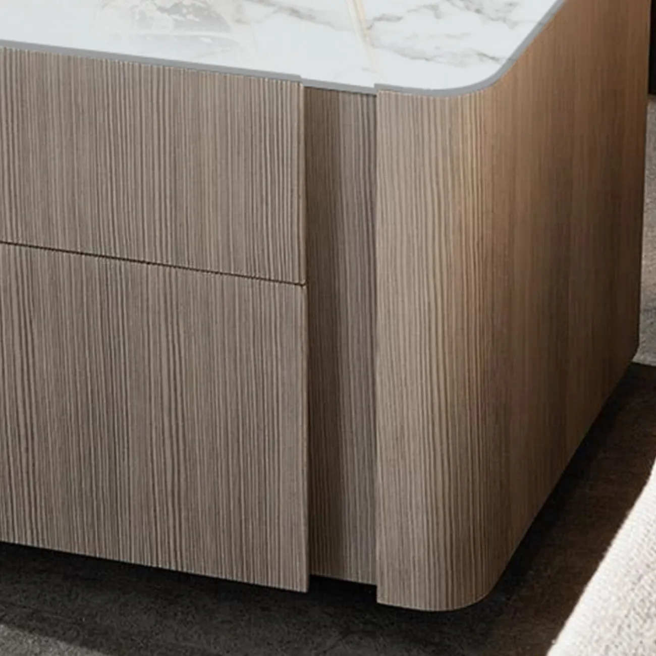 Дизайнерская прикроватная тумбочка MSS 37360-29 Дизайнерская прикроватная тумбочка MSS 37360-29