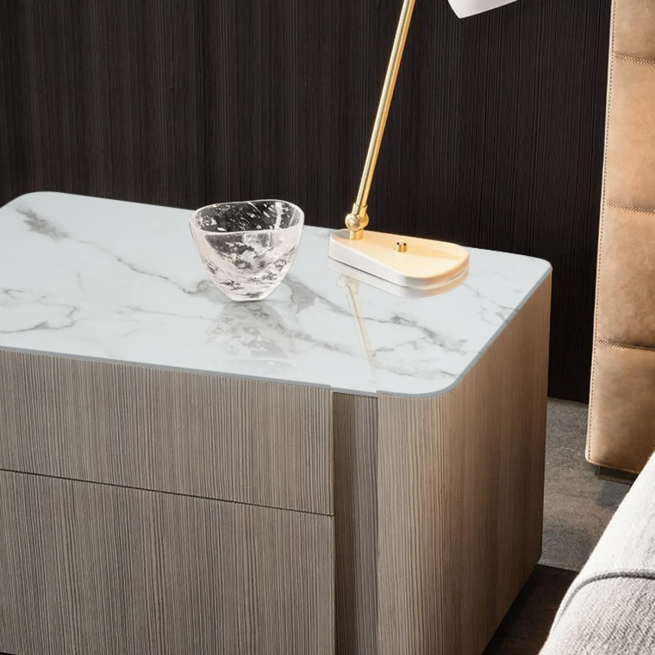 Дизайнерская прикроватная тумбочка MSS 37360-29 Дизайнерская прикроватная тумбочка MSS 37360-29