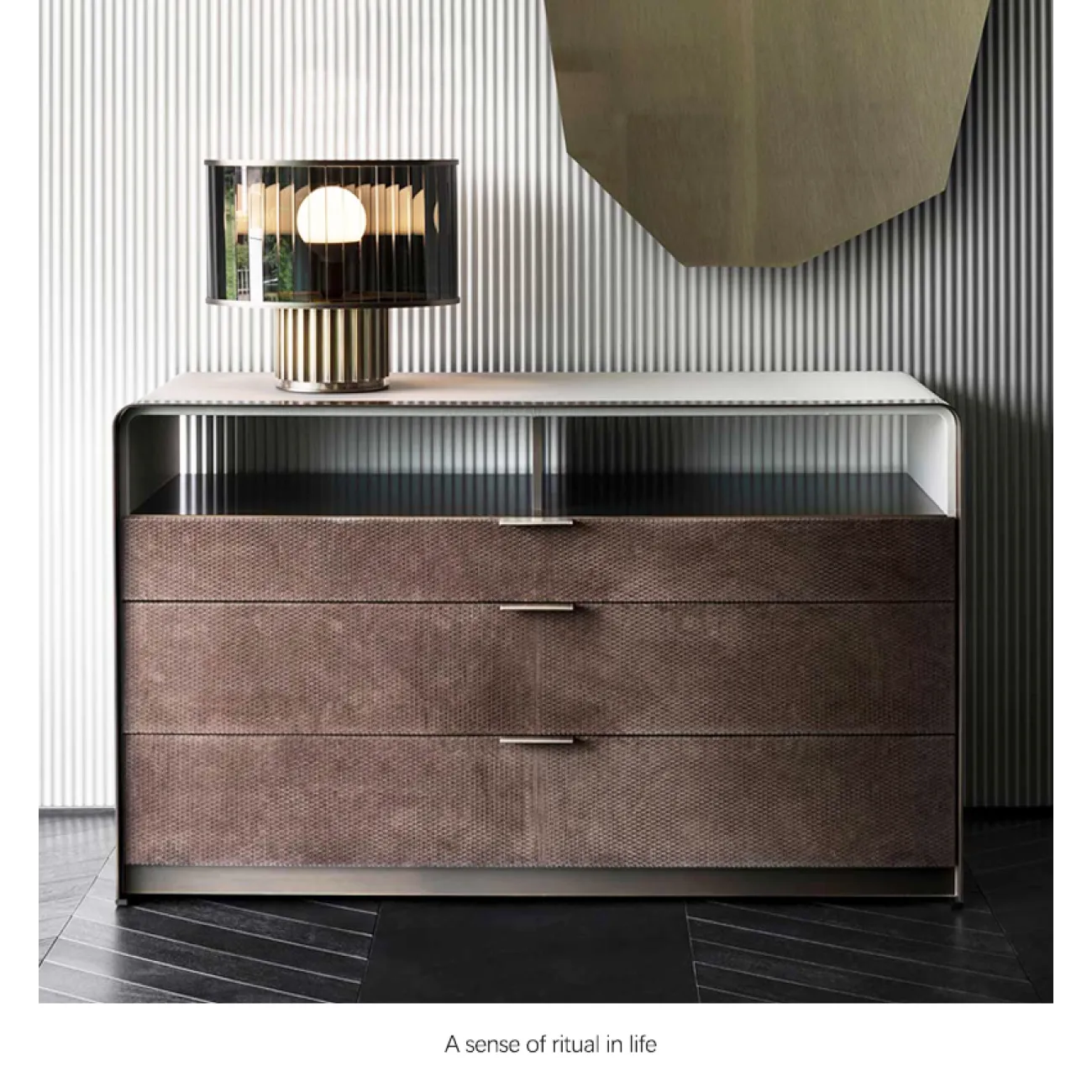 Итальянский светлый кожаный шкаф для роскошной спальни MSS 37377-29 Итальянский светлый кожаный шкаф для роскошной спальни MSS 37377-29