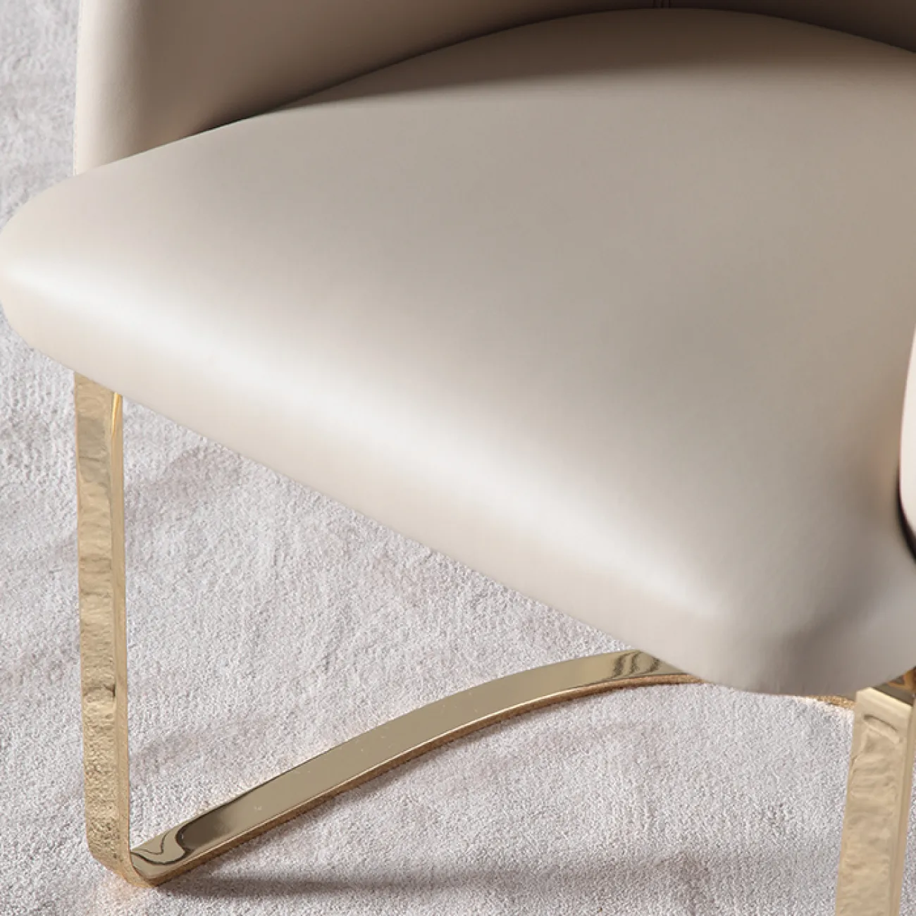 Роскошное кожаное обеденное кресло в постмодернистском стиле MSS 37383-29 