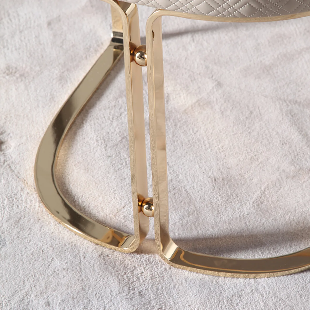 Роскошное кожаное обеденное кресло в постмодернистском стиле MSS 37383-29 