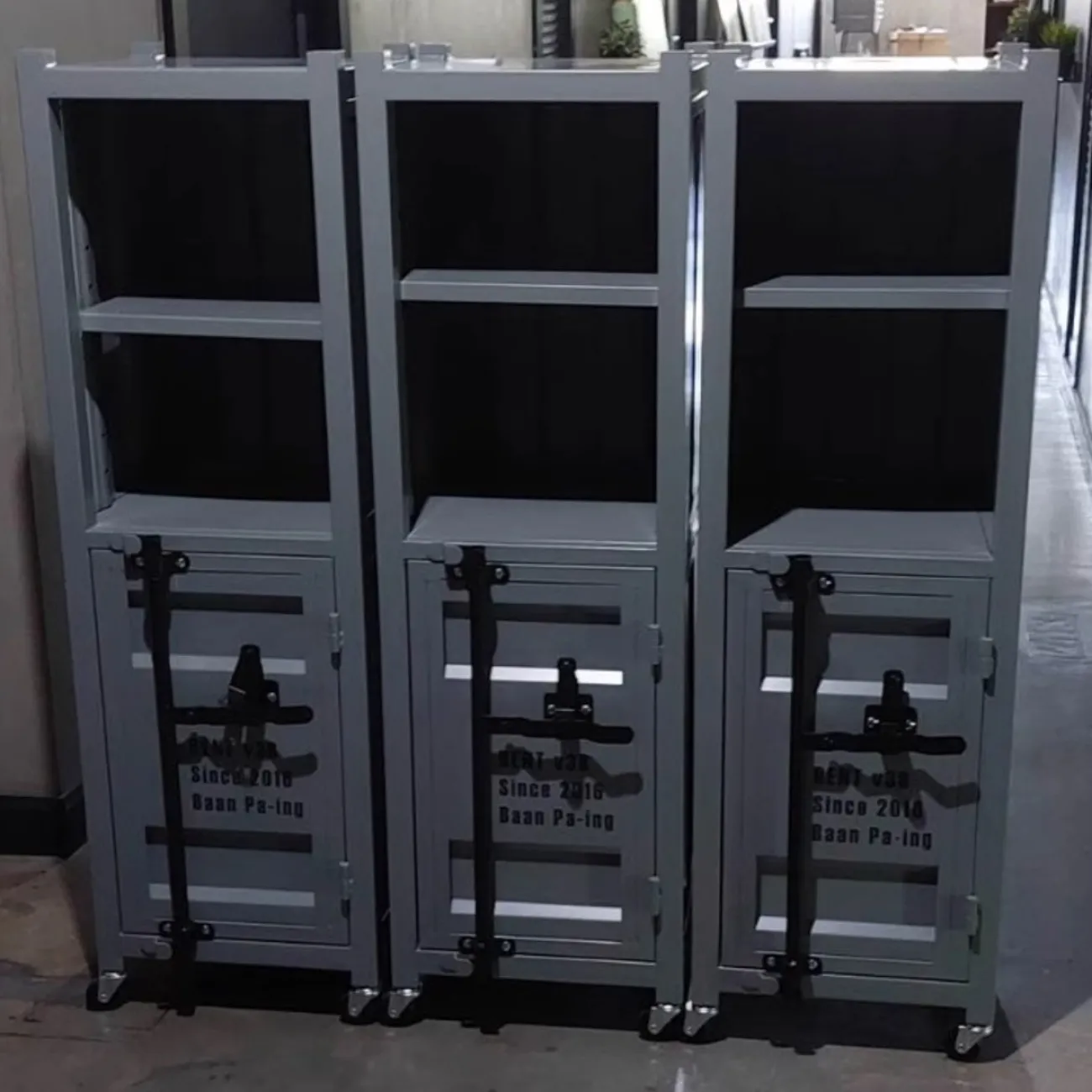 Металлический шкаф  в промышленном стиле Nautical 36521-29