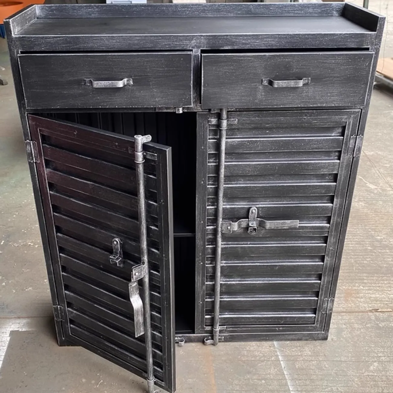 Шкаф из кованого железа в промышленном стиле Nautical 36523-29