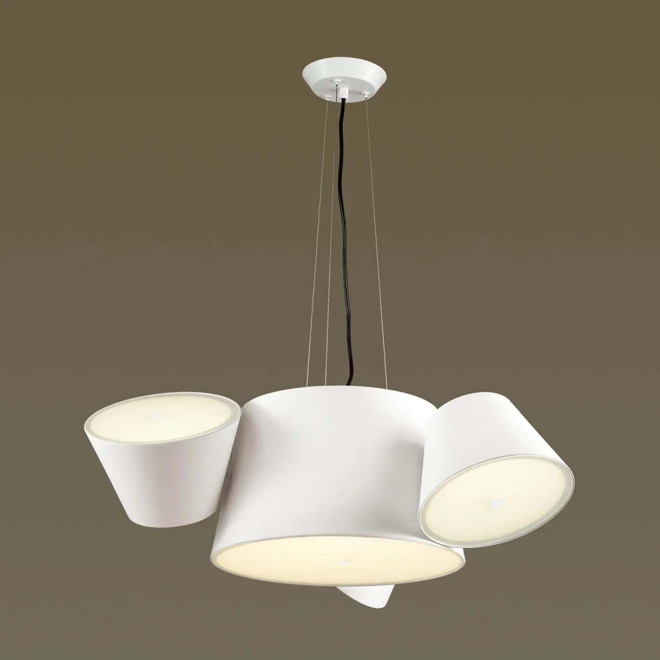 Серия люстр с плафонами в форме усеченного конуса. ADELA Серия люстр с плафонами в форме усеченного конуса. ADELA