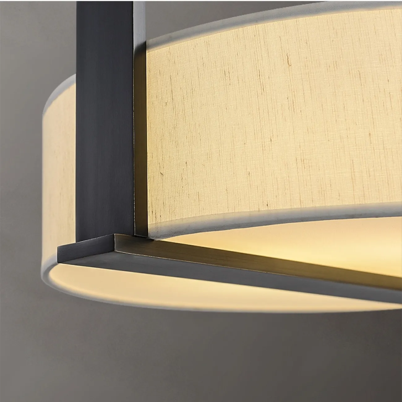 Потолочный светильник с круглым текстильным абажуром на рамочном каркасе прямоугольной формы AGNAR Потолочный светильник с круглым текстильным абажуром на рамочном каркасе прямоугольной формы AGNAR