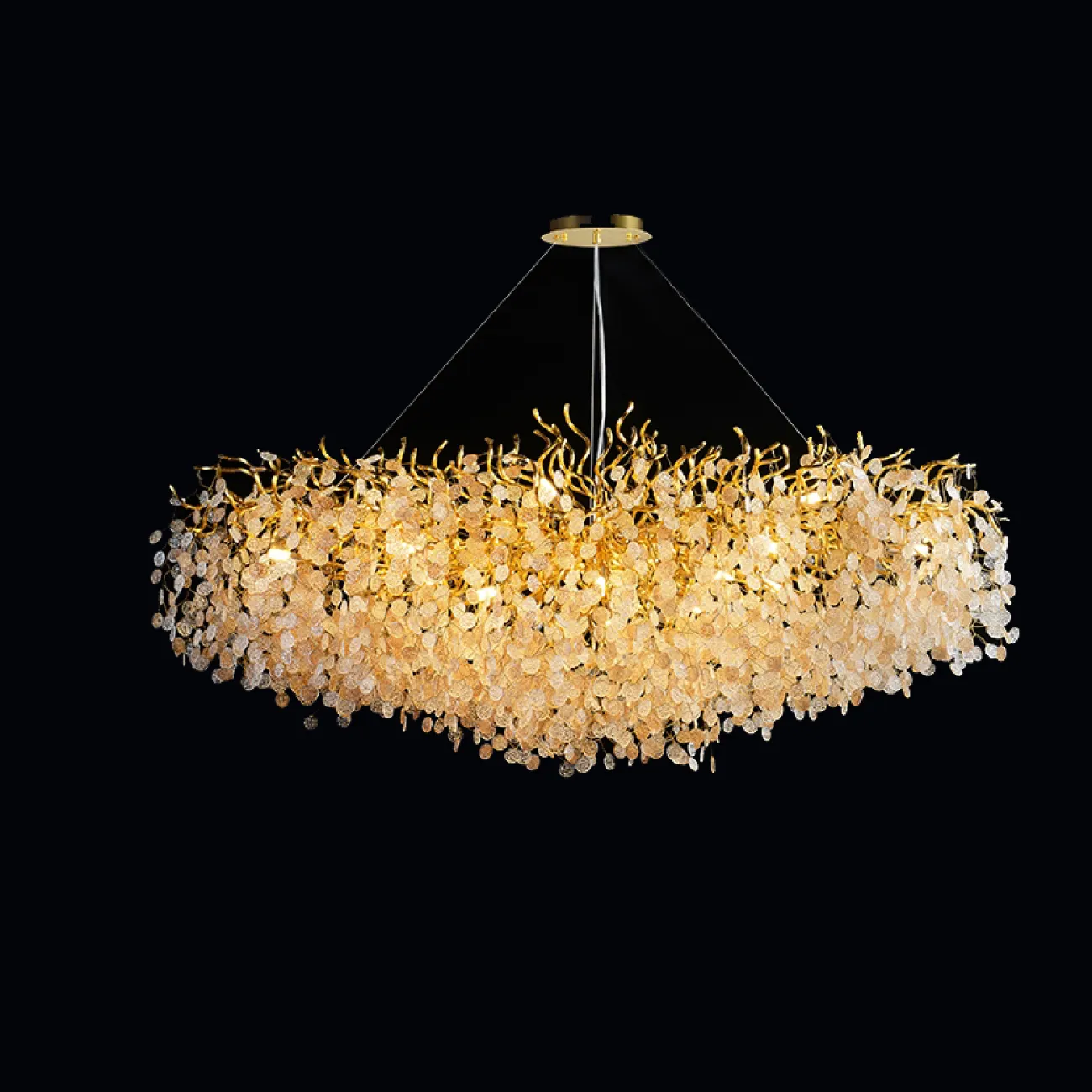 Линейка подвесных люстр на металлическом каркасе с матовыми или глянцевыми подвесками из стекла AISLING