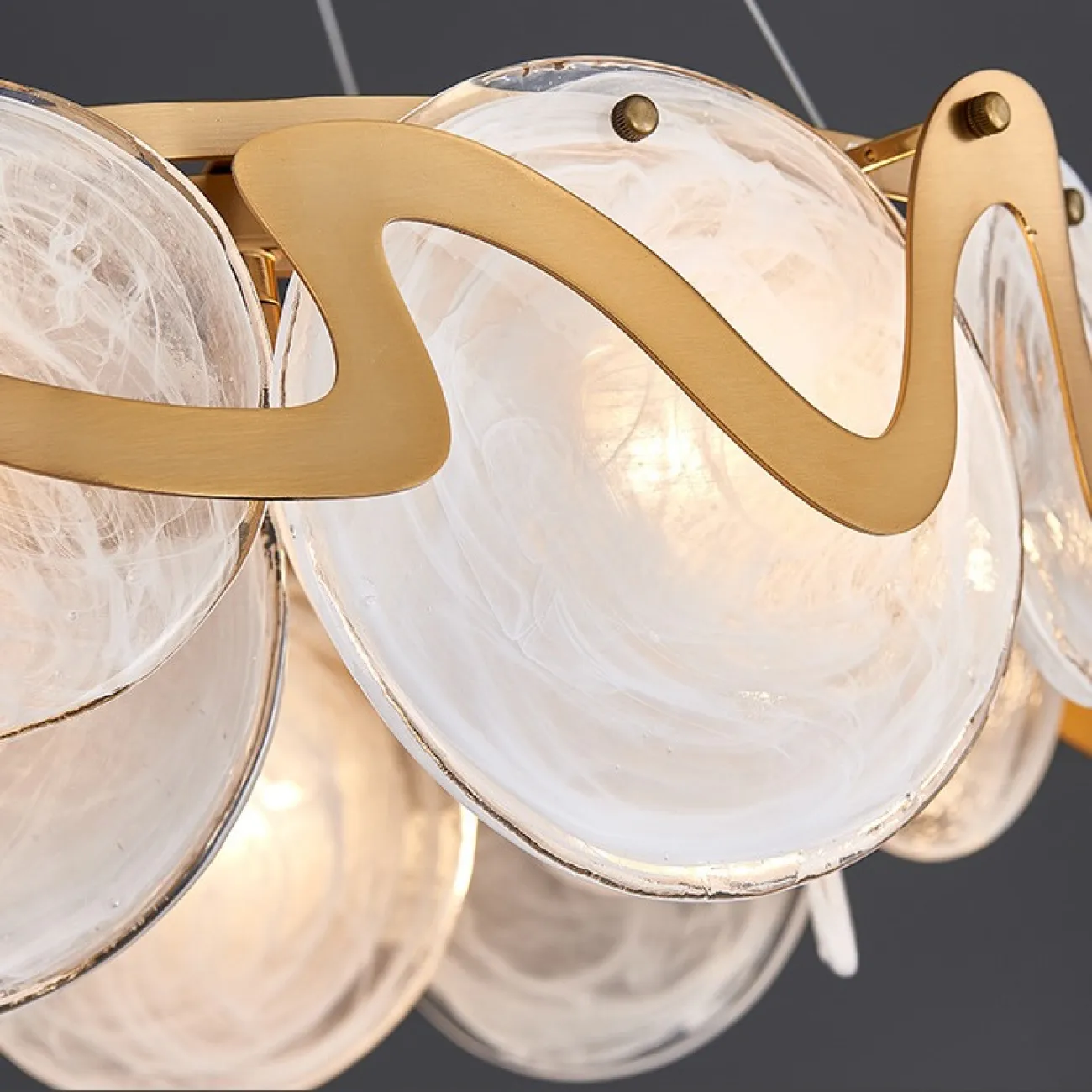 Потолочная люстра в стиле постмодерн со стеклянными подвесами ALESSA