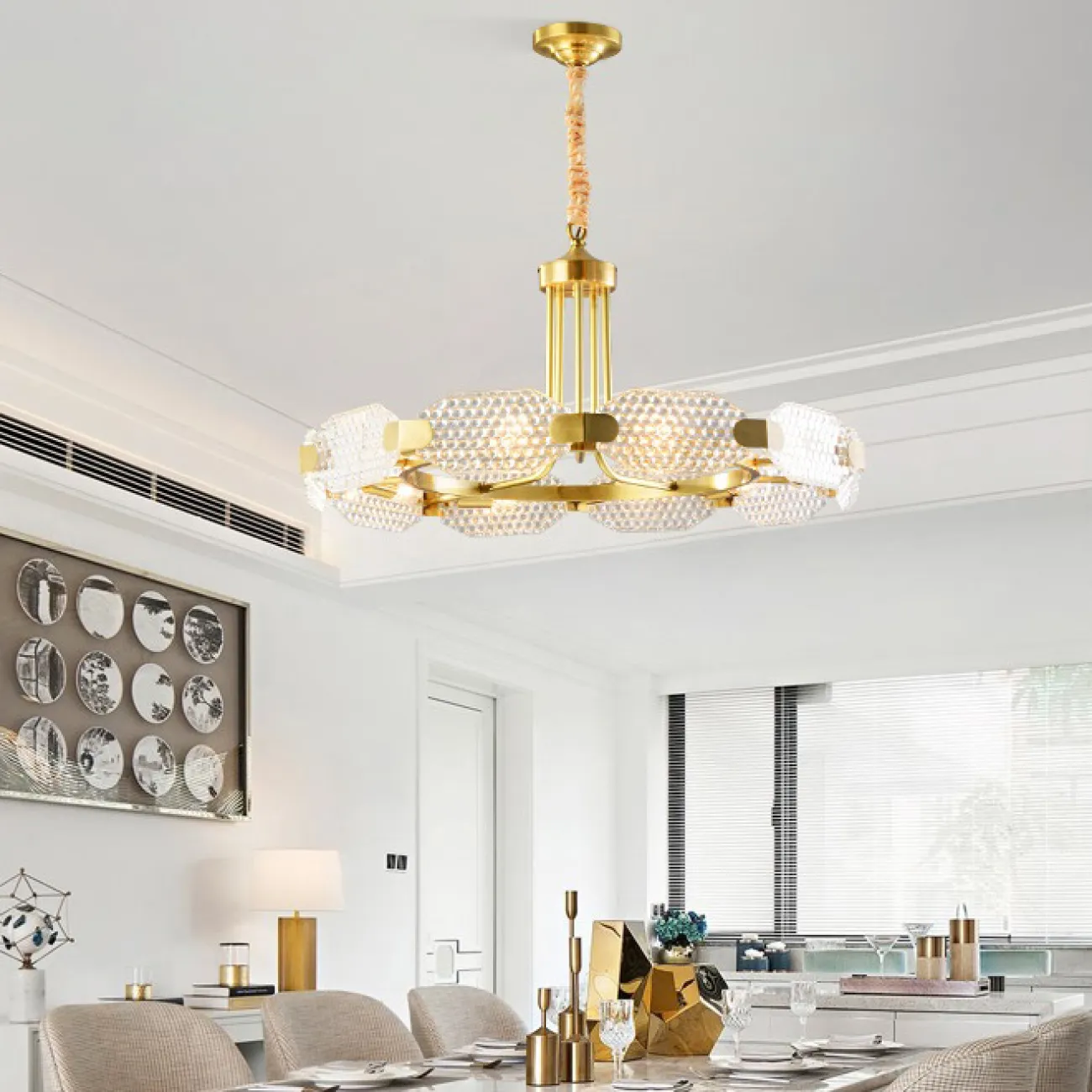 Люстра в стиле постмодерн с формованными стеклянными элементами. ALTA B