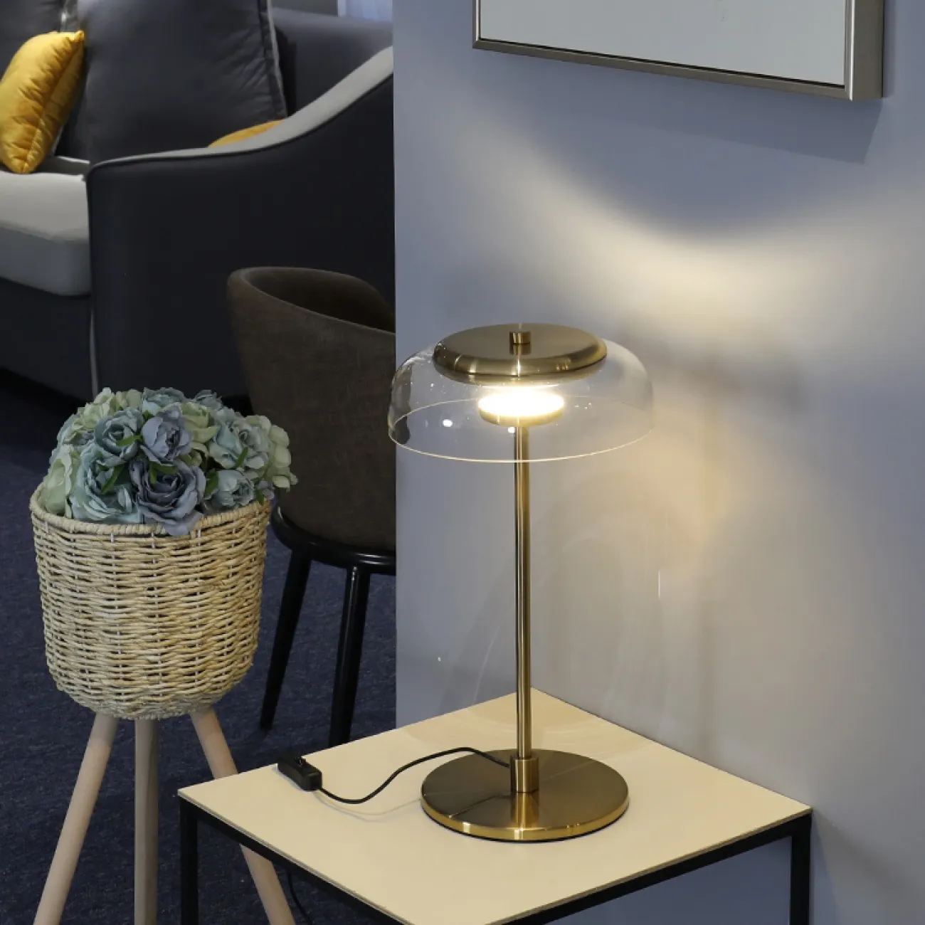 Настольная лампа светодиодная со стеклянными плафонамиARCTIC TAB Настольная лампа светодиодная со стеклянными плафонамиARCTIC TAB